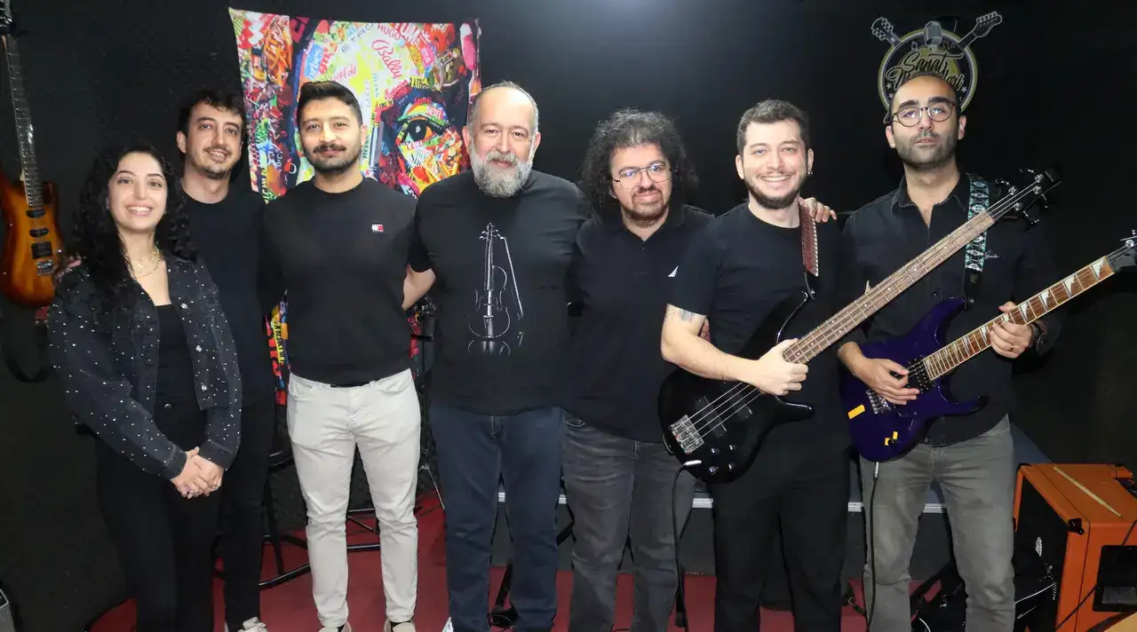 Antalya Eğitim Araştırma Doktorlarından Rock Orkestrası 2